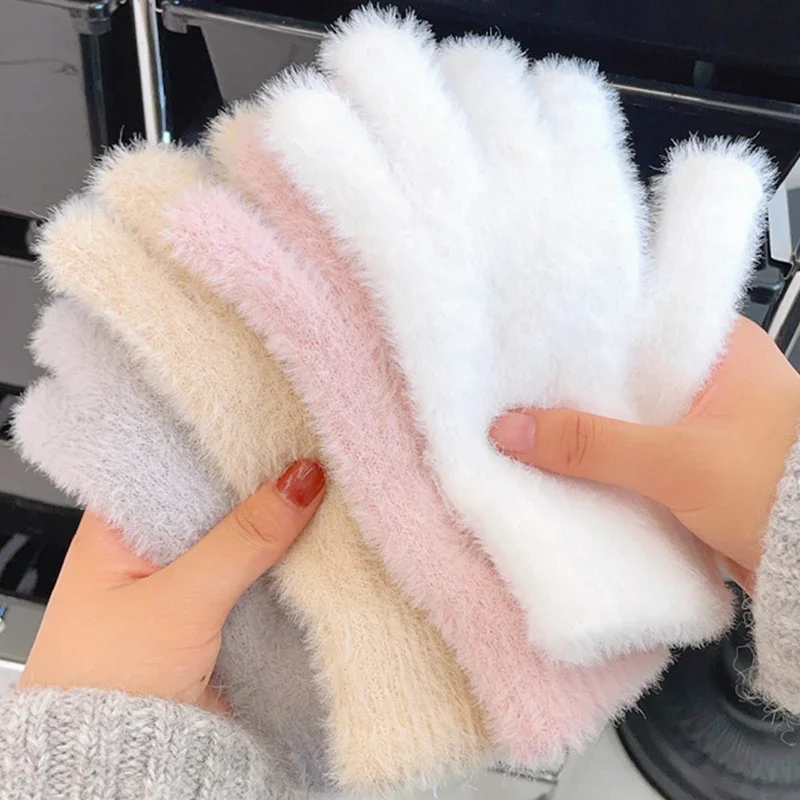 Moda invierno visón terciopelo cinco dedos guantes de felpa cálidos guantes a prueba de frío mujeres al aire libre ciclismo Color sólido Wistiti mitones