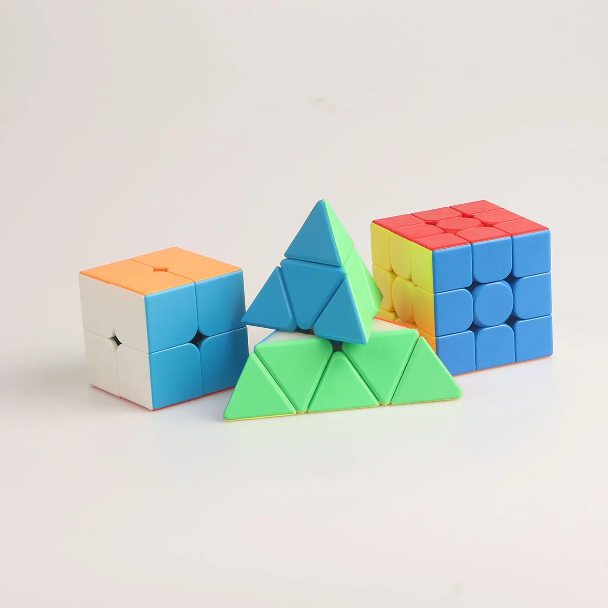 2x2 3x3 4x4 5x5พีระมิดไม่มีสติกเกอร์ปริศนาบรรเทาความเครียดระดับมืออาชีพการศึกษาความเร็วเรียบการแข่งขันของเล่นสำหรับเด็กของขวัญ