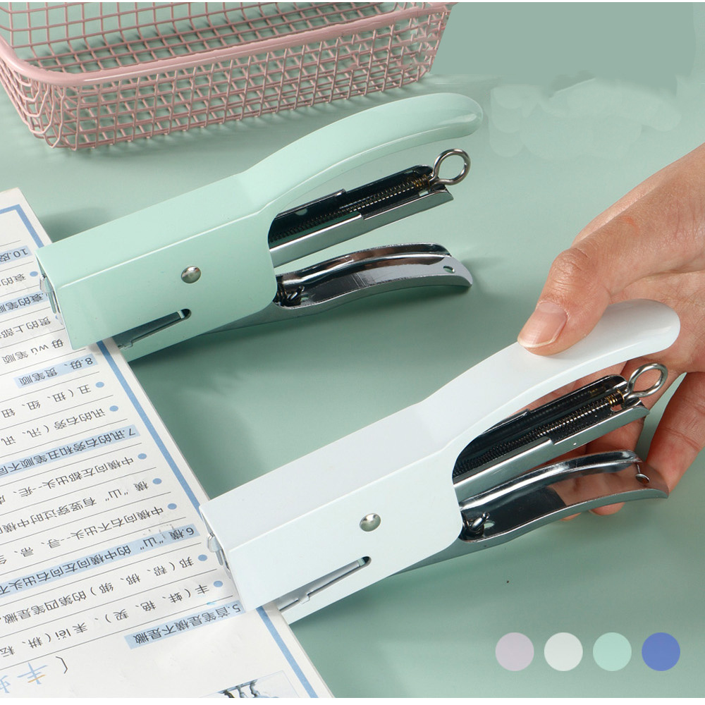1 Pcs Polychromatic Metal Clip Stapler Hand-held Stapler Portable 24/6 Staples Fashion Stationery Office Supplies