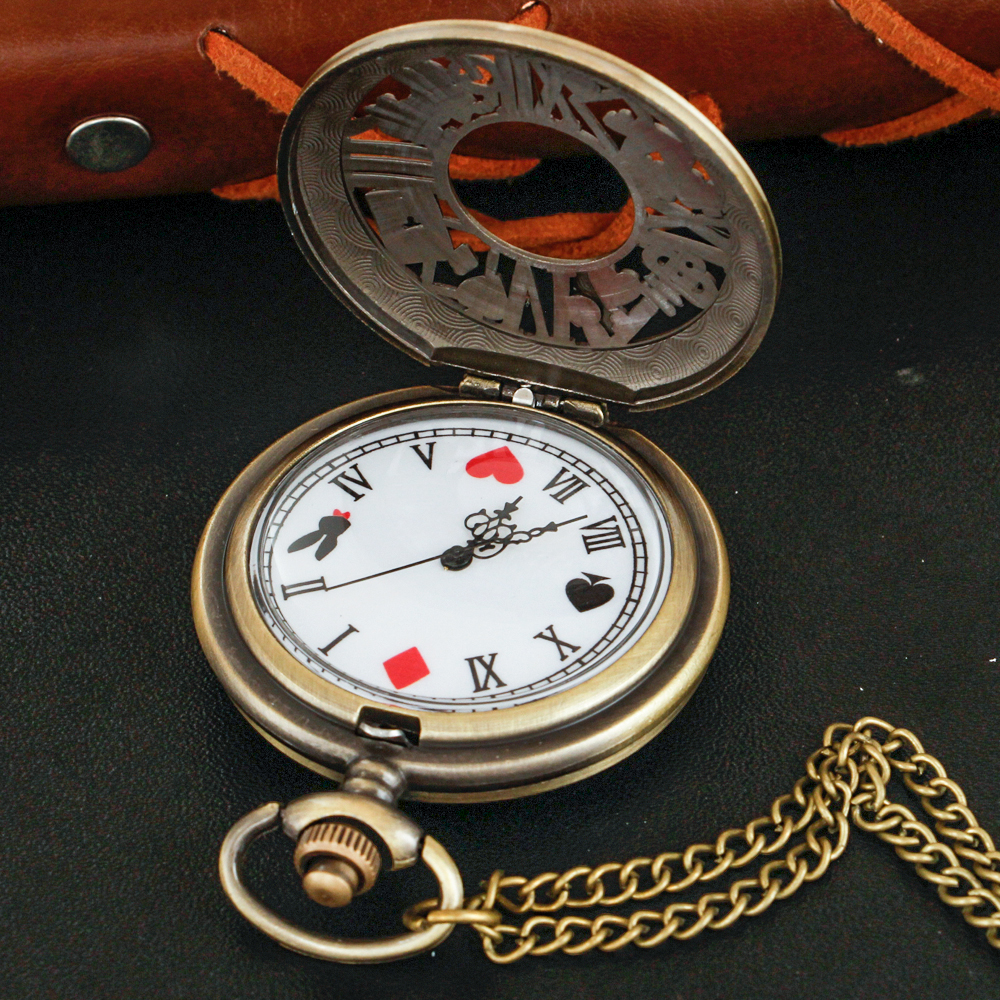Reloj de bolsillo de cuarzo característico hueco de conejo de póker Alice de cuento de hadas de bronce, collar Retro para hombre y mujer, colgante de regalo