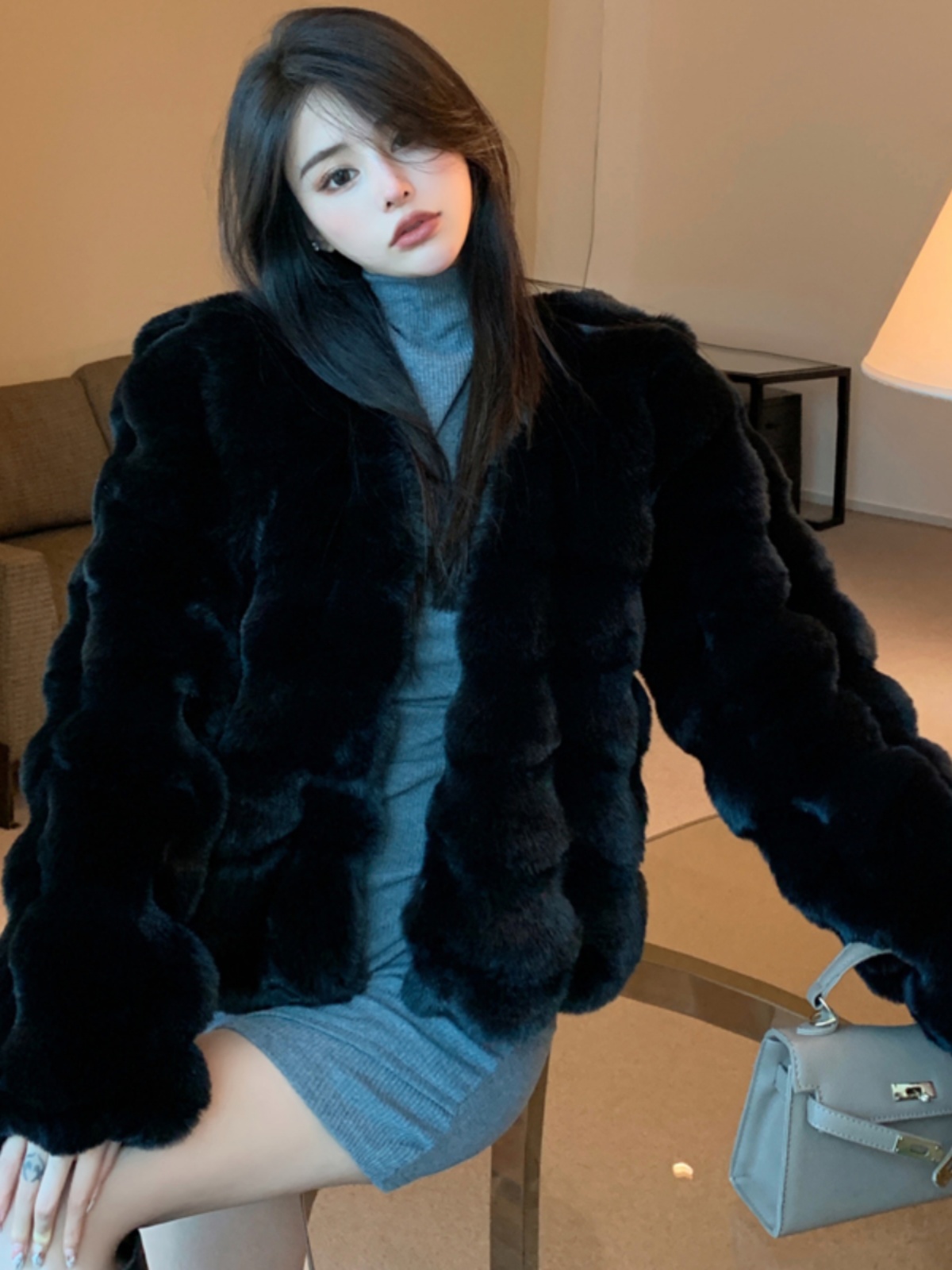 Young Women's Faux Rabbit Fur Coat Winter Thickened Eco-friendly Lamb Fur Short Plush Coat Korean Sle Commute Wave Element