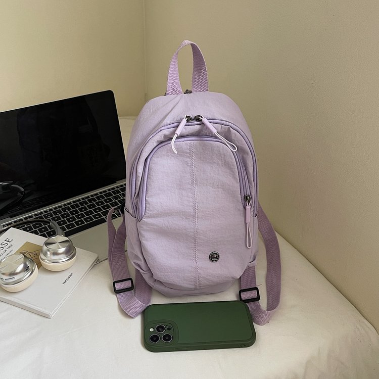 Mochila Transversal Pequena e Leve para Viagens ao Ar Livre, Material de Nylon, Estilo Casual, Fechamento com Zíper, Corpo io