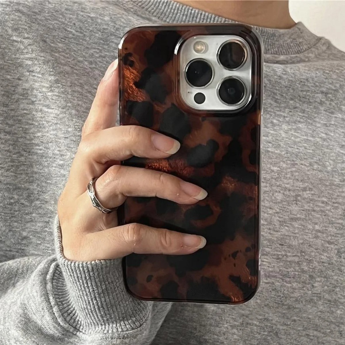 Funda de teléfono con textura ámbar Retro láser para iPhone 16 Pro Max 15 14 13 12 11 XS X XR 7 8 Plus elegante funda trasera suave con estampado de leopardo