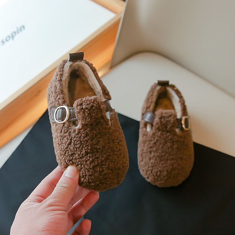 รองเท้าเด็กสําหรับฤดูหนาว 2024 นุ่ม Soled รองเท้าเด็กในร่ม Plush และหนา Furry รองเท้าเด็กลื่นชายหญิงรองเท้าแตะ