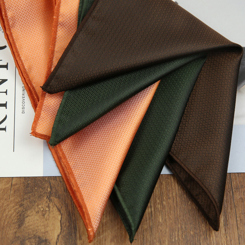 男性用スクエアポケットハンカチ,24cm,モノクロ,エレガントなポリエステル,クラシックな無地,白と茶色,結婚式とビジネス用