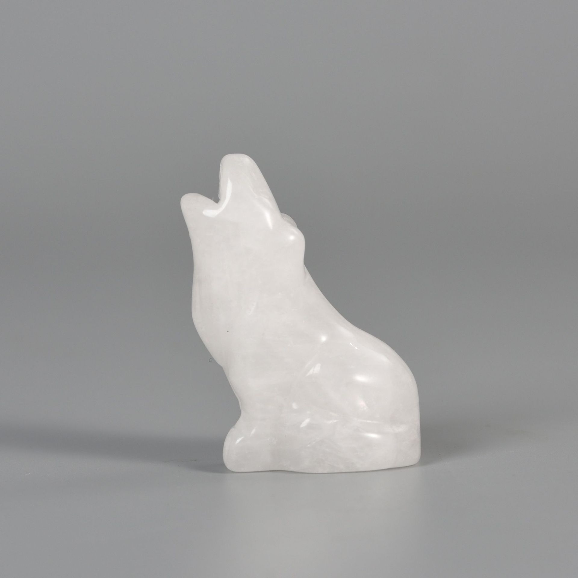 Kristallen Wolf houtsnijwerk