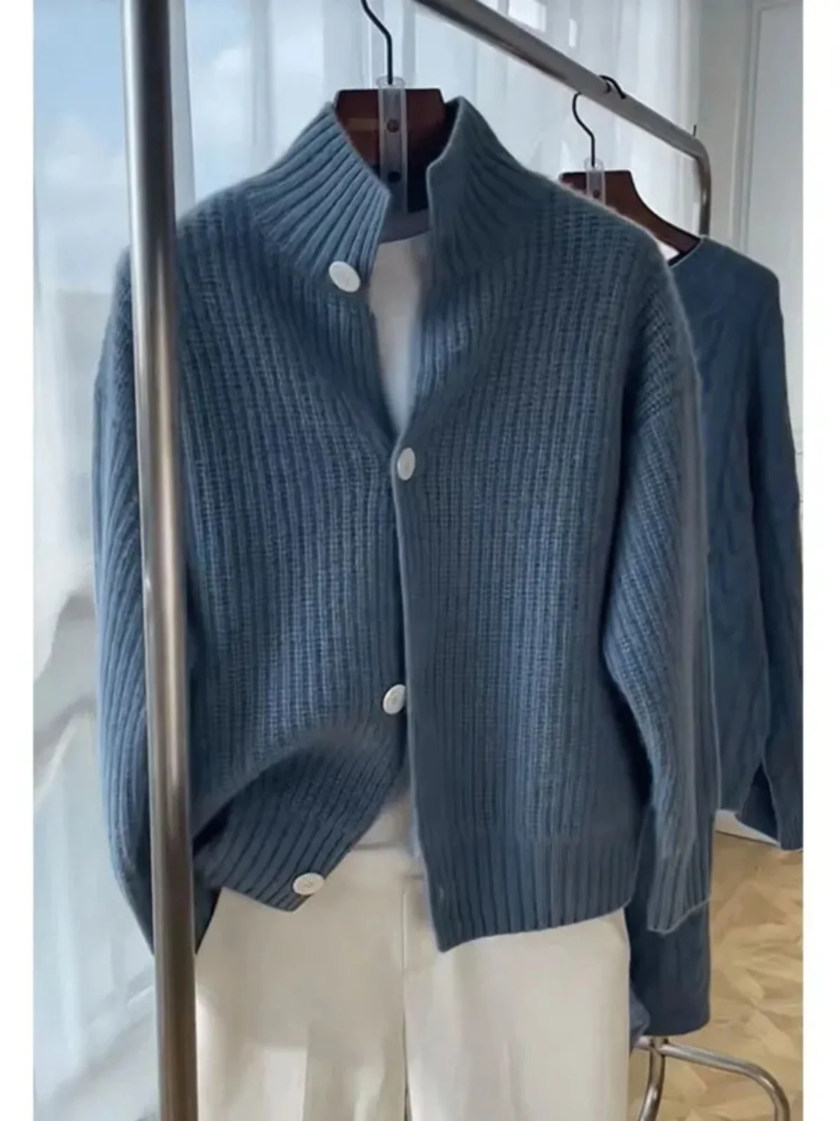 Korean Lazy Sle High Design Sense European Klein Blue Male Bear Velvet Knitted Cardigan Long Sleeve V-neck Pure Color Sweater