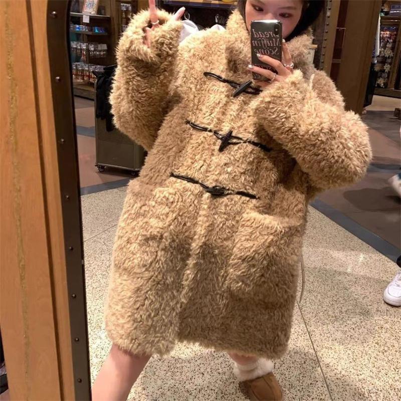 Heygirl 黒兄弟テディププチャオレザーループ牛ホーンバックル暖かいルース模造ラムウールコート女性のためのカーディガンジャケット