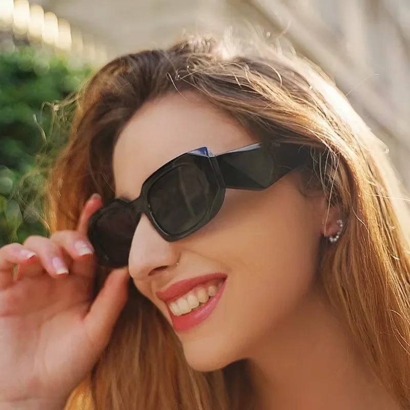 1pc gafas de sol clásicas Unisex gafas de sol de moda para hombres mujeres estilo de diseñador de moda gafas de sol de conducción de motocicleta de viaje