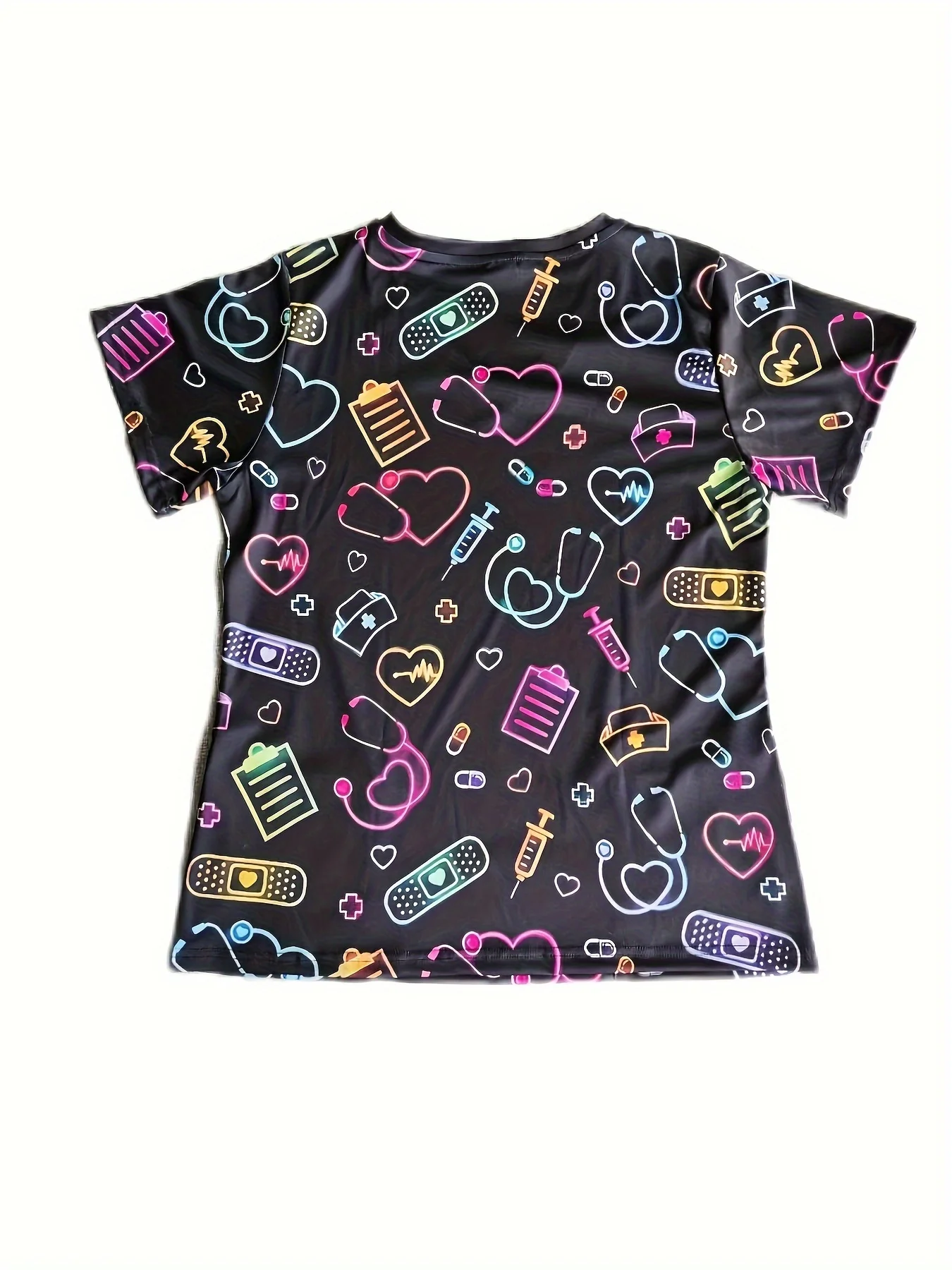 เครื่องแบบผ่าตัดผู้หญิงหัวใจพิมพ์ V คอพยาบาลเสื้อแขนสั้น Patch Pocket เครื่องแบบทางการแพทย์เครื่องแบบผ่าตัดพยาบาล