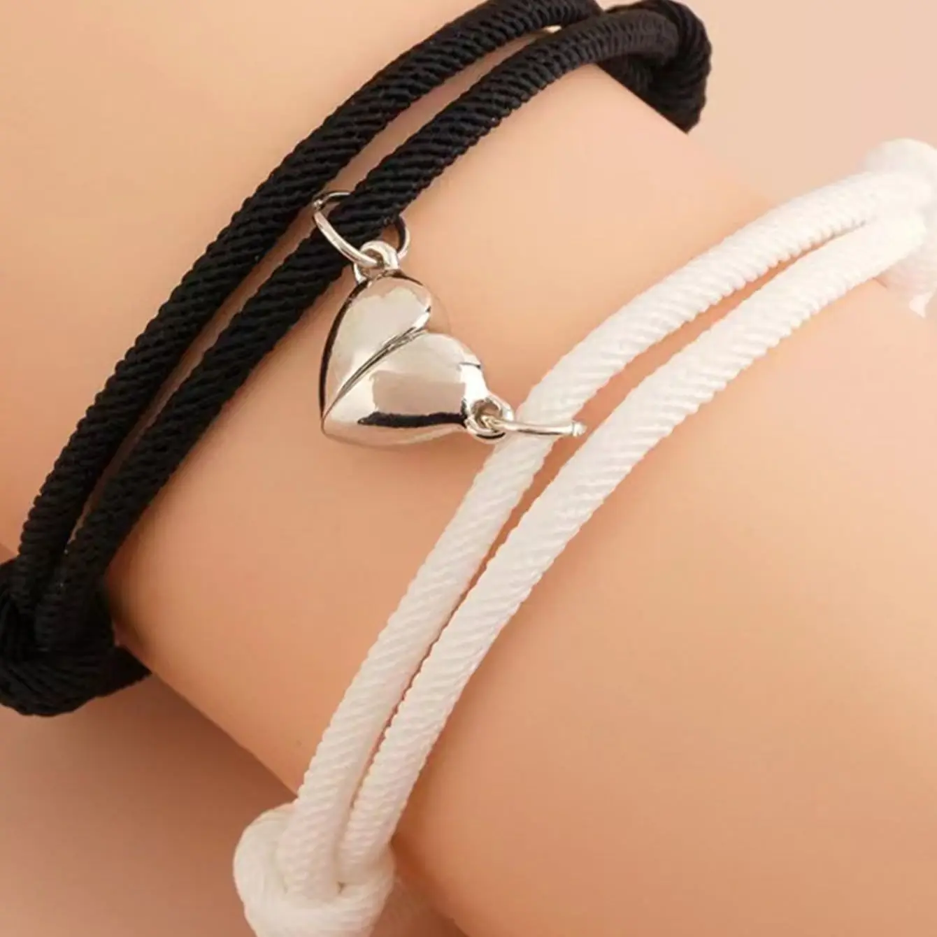 2 Pice colore nero bianco corda a mano amore coppia magnetica buon amico buon fratello partito studente viaggio moda elegante argento Mul