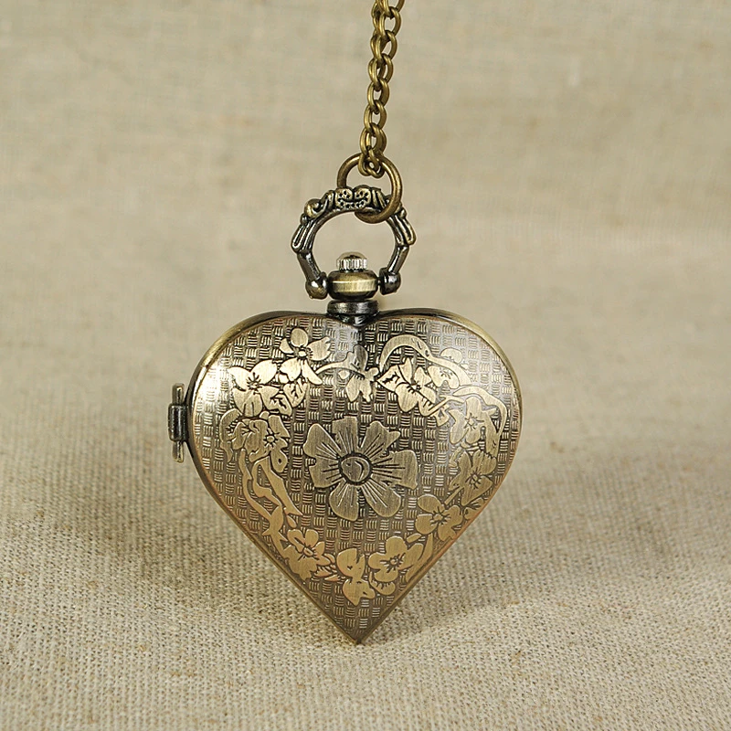 Vintage Bronze Heart Shape Design จี้ควอตซ์นาฬิกาพ็อกเก็ตสร้อยคอผู้ชายของขวัญนาฬิกาอุปกรณ์เสริม