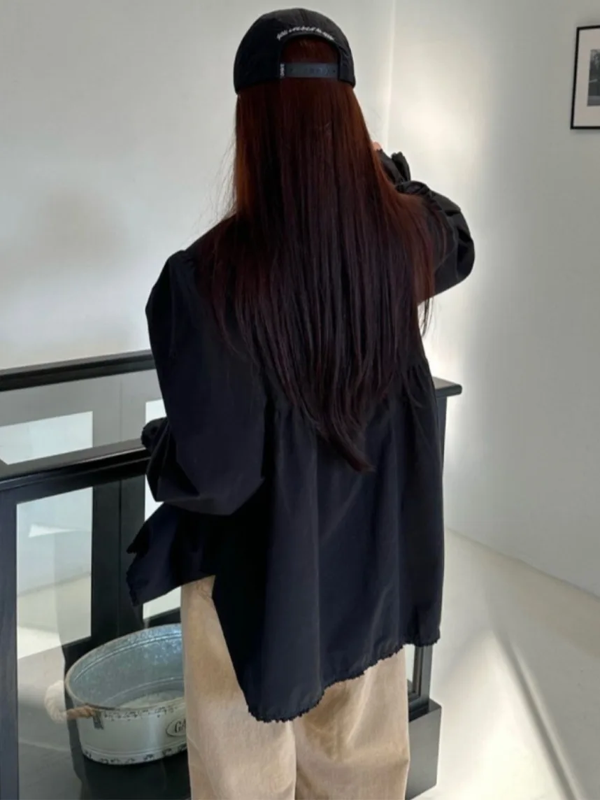 シックなレースアップノースリーブ V ネックピュアカラーベルスリーブシャツ女性のルーズフィット多用途春の新デザインスプライシングレースシャツ
