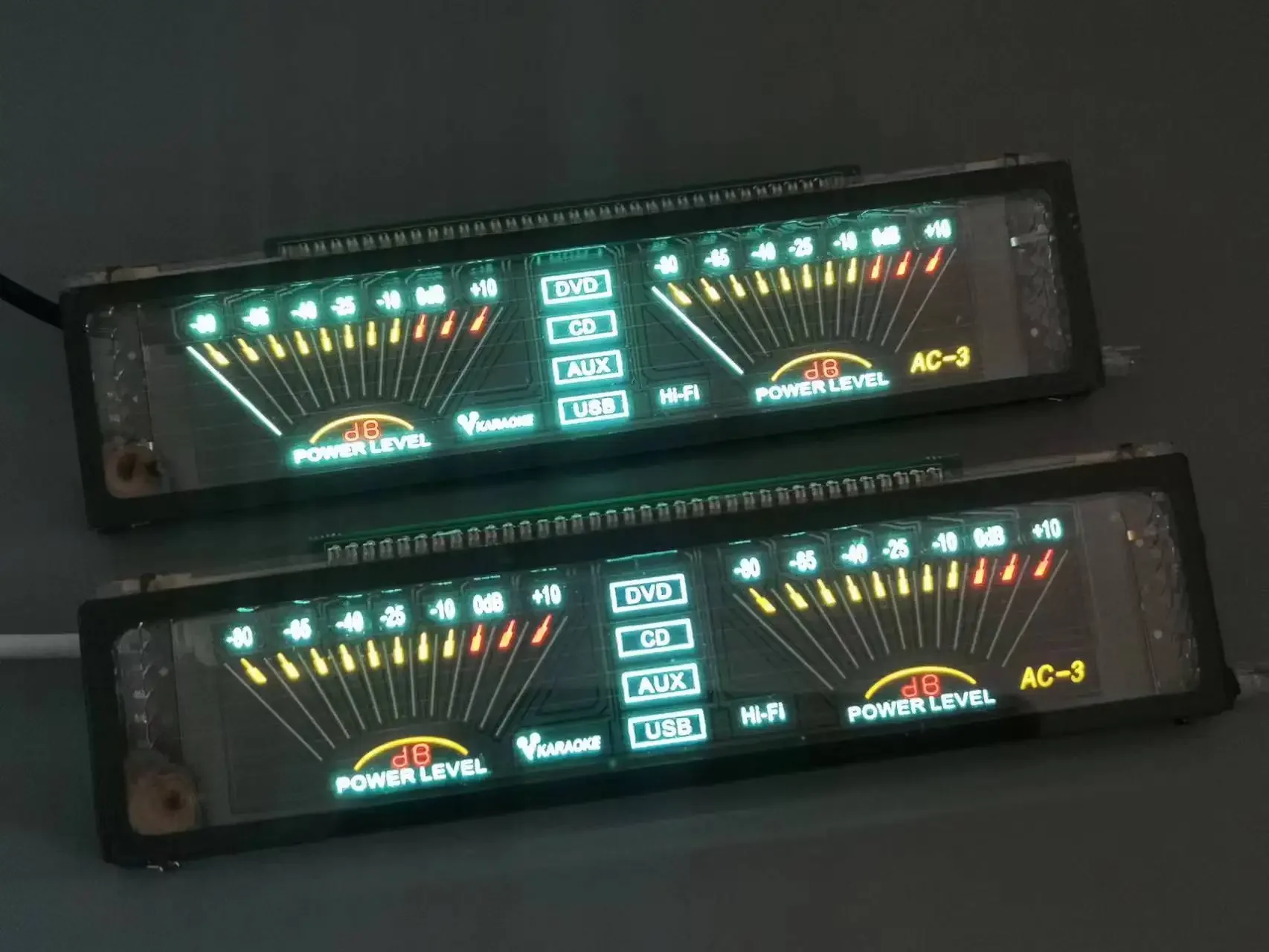 Display multimediale, schermo fluorescente VFD, luminosità di alta qualità e stabile, altoparlante amplificatore, spettro Display auto
