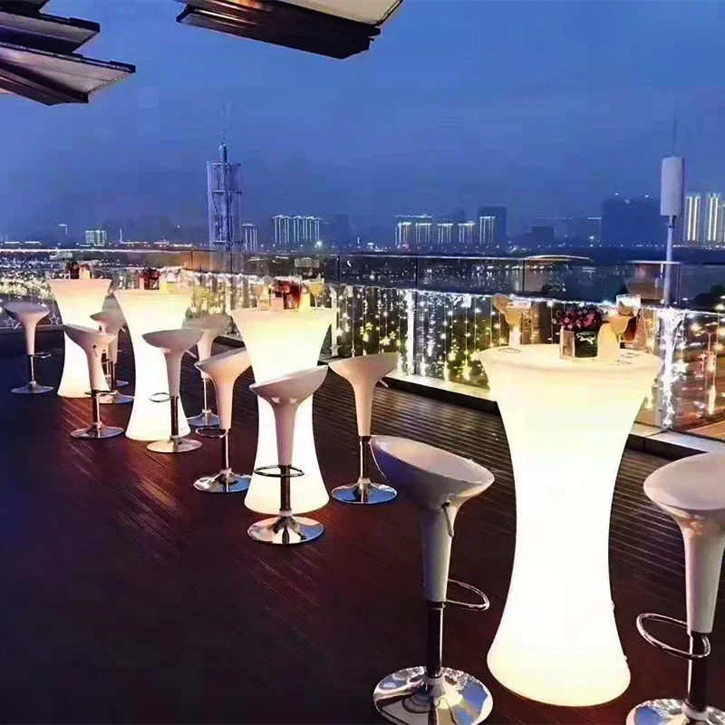Mesa y sillas de Bar emisoras de luz LED de 16 colores, combinación KTV, pequeño bárbaro, carga redonda creativa, actividades al aire libre