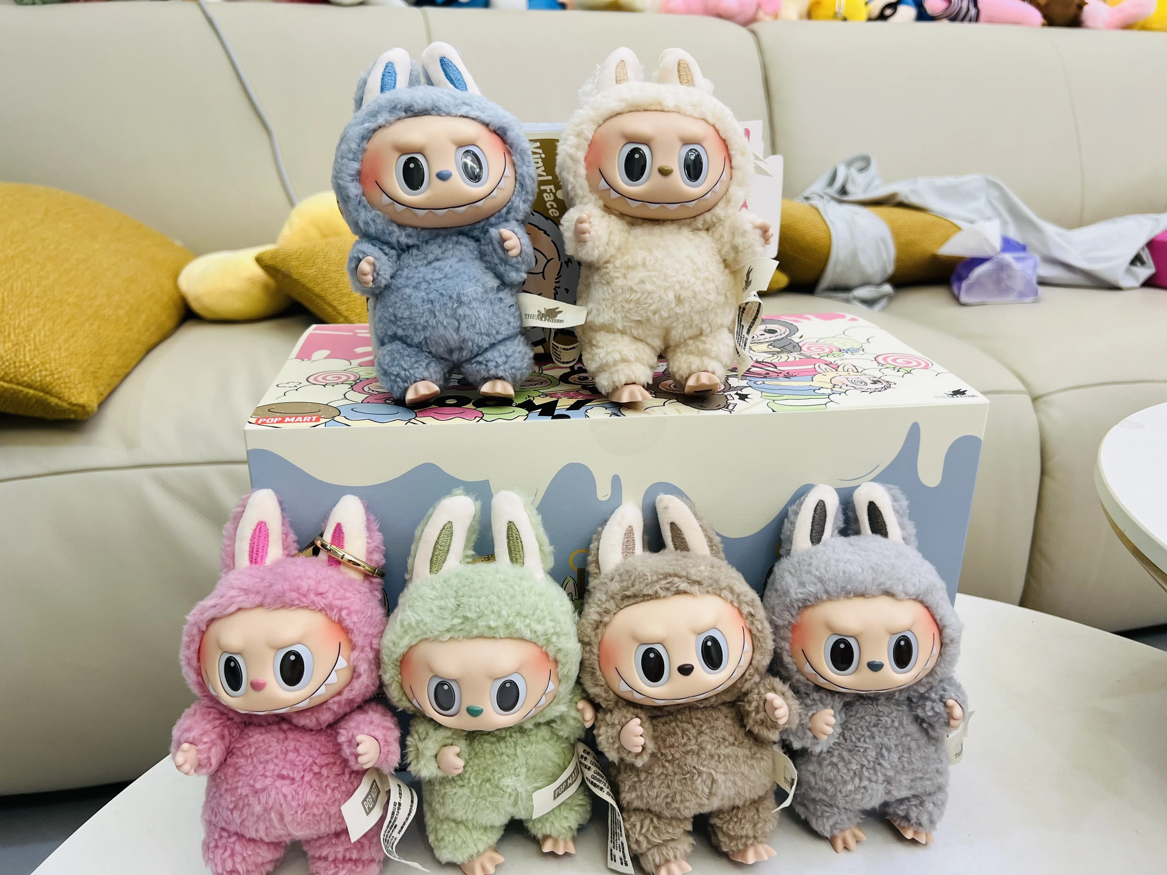 Popmart Labubu los monstruos Lisa Seme corazón Macarrr vinilo Base serie juguete de moda decoraciones regalos de cumpleaños