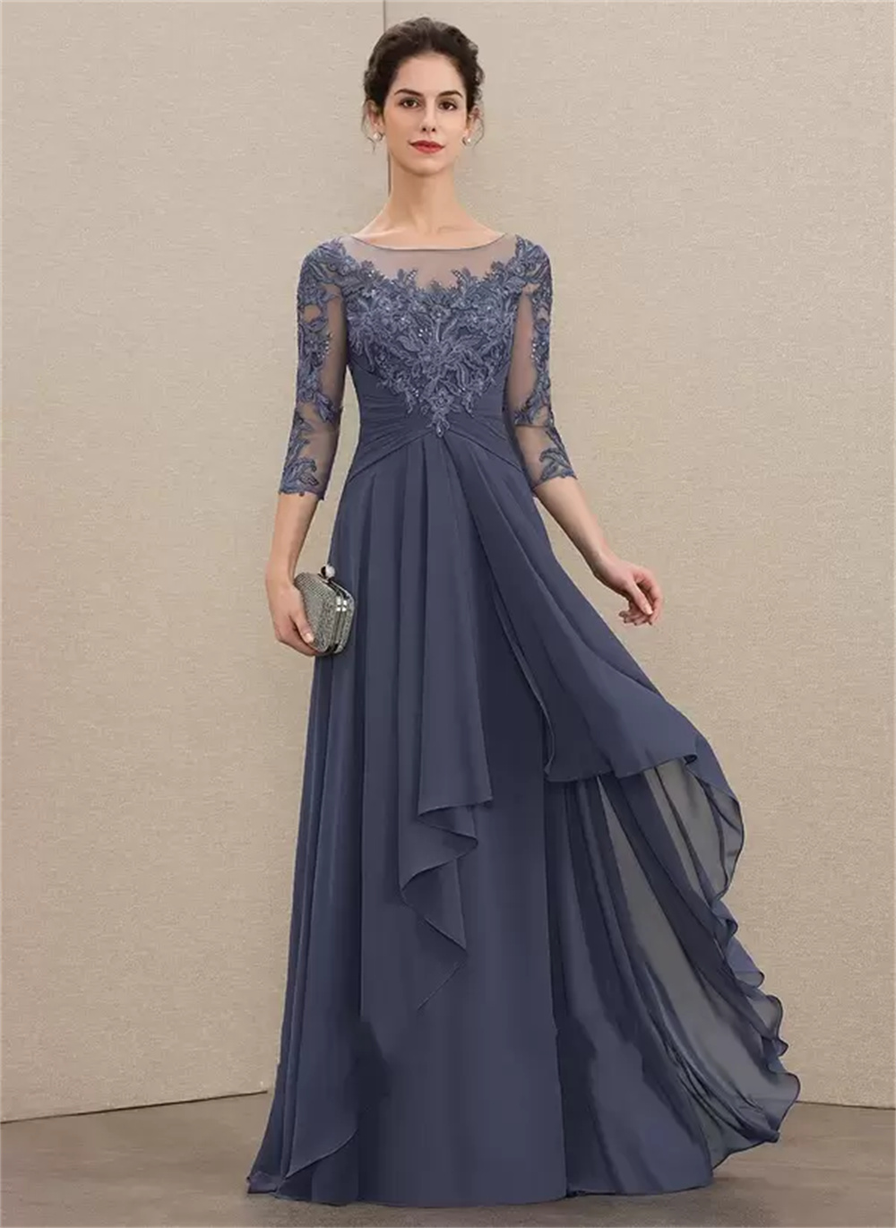ที่กําหนดเอง Elegant Navy Blue A-Line Scoop คอยาวชีฟองแม่ของชุดเจ้าสาว Cascading Ruffles ชุดราตรี