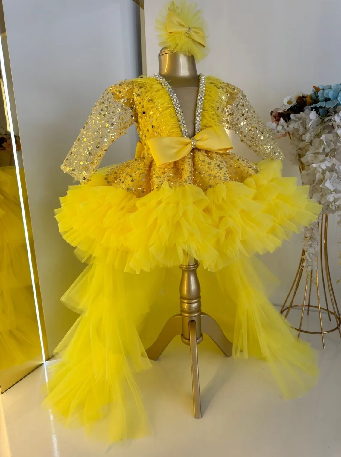 Rosa Blumenmädchenkleid Hochzeit Geburtstag Prinzessin Feder Tüll High-Low Pageant Kleid Schleife Pailletten Formelle Ballkleider Maßgeschneidert