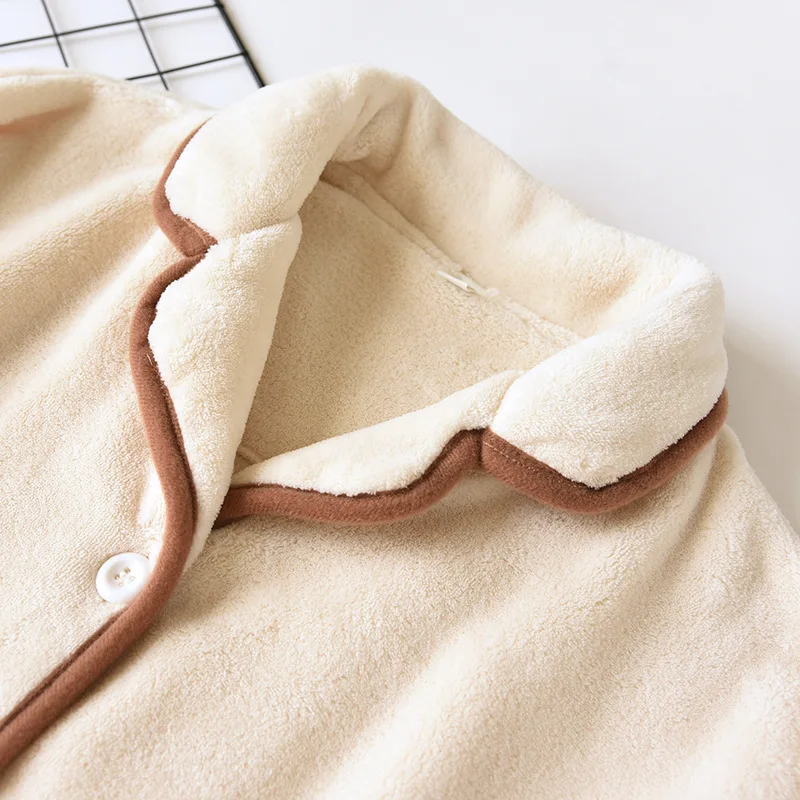 Otoño e Invierno nuevos parejas pijamas gruesos de lana coral pantalones de manga larga traje de casa de franela de dos piezas de gran tamaño