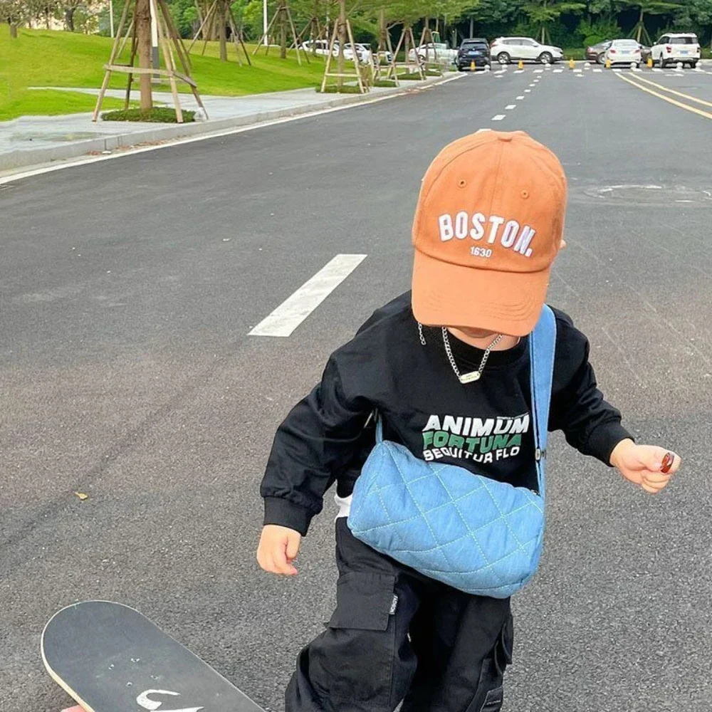 Kinderhoeden Jongens en meisjes Vier seizoenen Koreaanse versie van de geborduurde letters Eend Tong Cap Mode Baby Baseball Cap