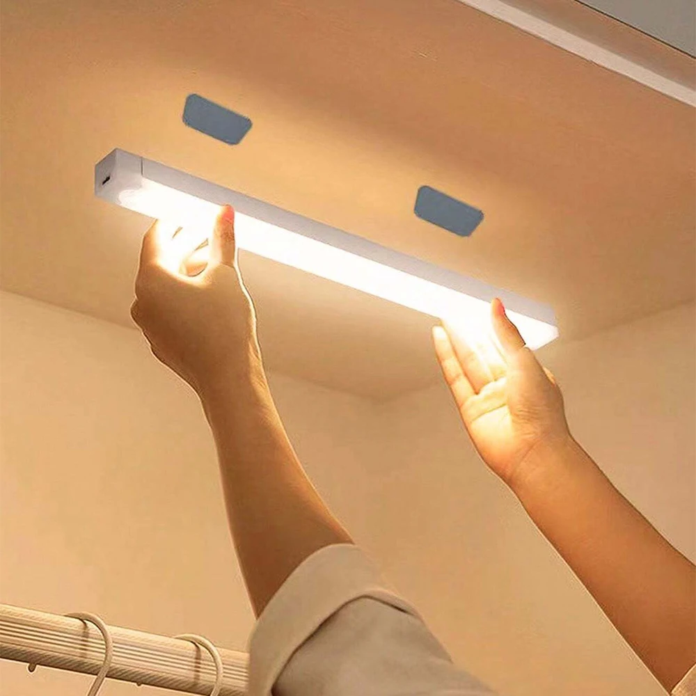 1Pc Bewegingssensor Licht, Draadloze Usb Oplaadbare Nachtlampje Voor Kamer, Kast, Kast, Gang En Trap Warm/Wit Licht