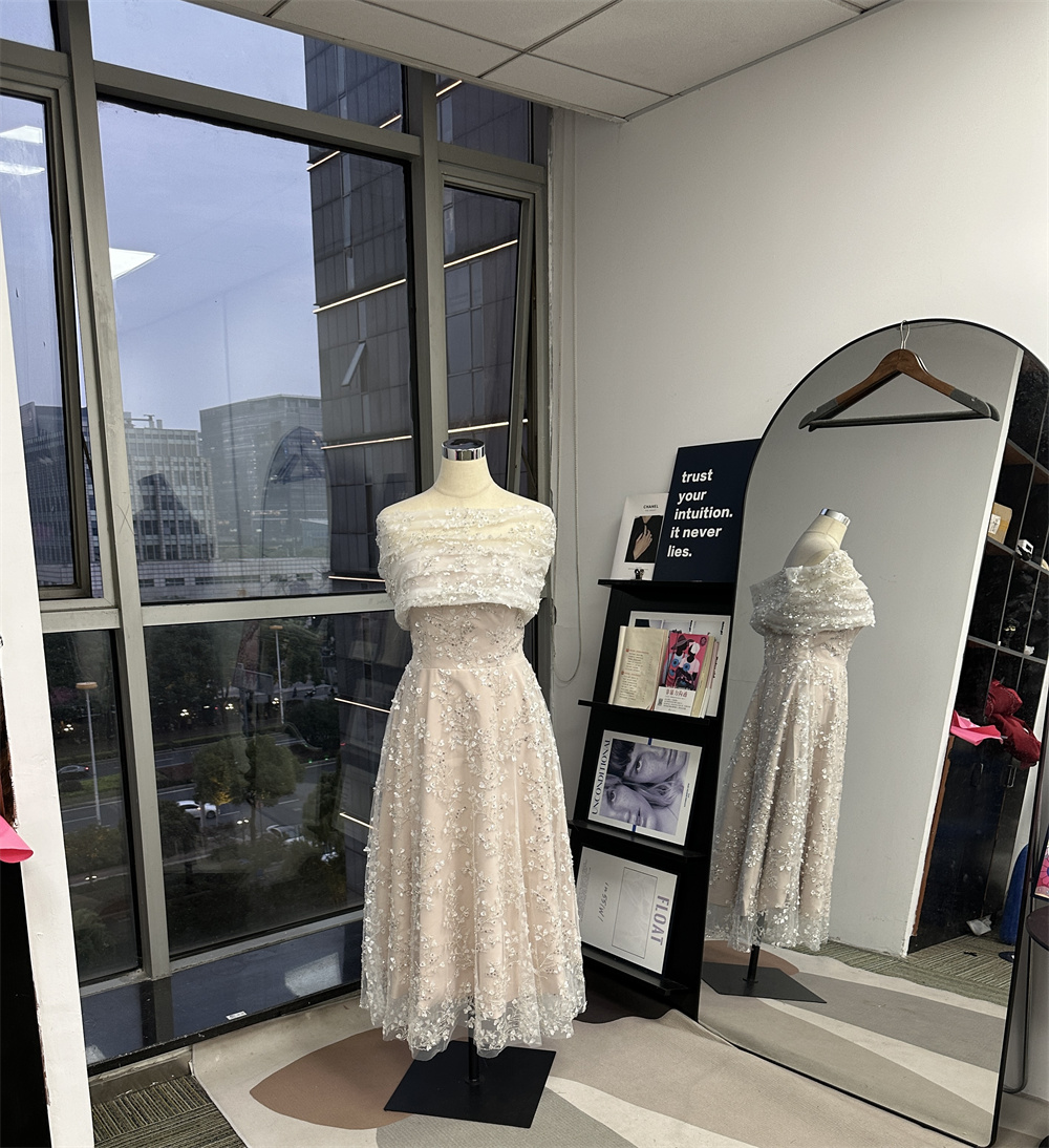 Bella Champagn Tule Vestidos de Noite Fora do Ombro A Linha Vestidos De Fiesta Elegante Mangas Compridas Tornozelo-comprimento فساتmavera