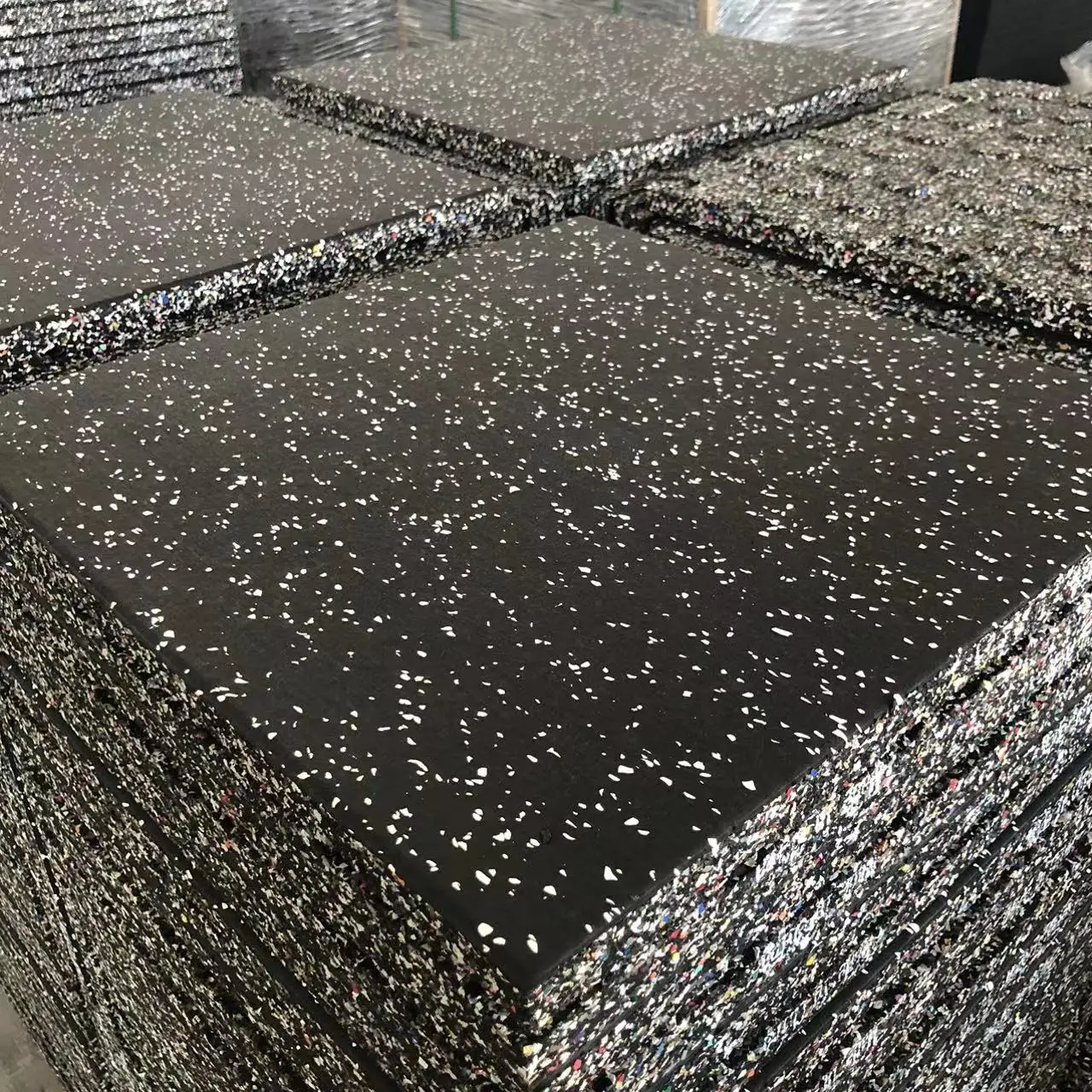 โรงงานที่กําหนดเอง Anti Shock Gym แผ่นรองที่นอน Matt Rubber Gym Floor Mat