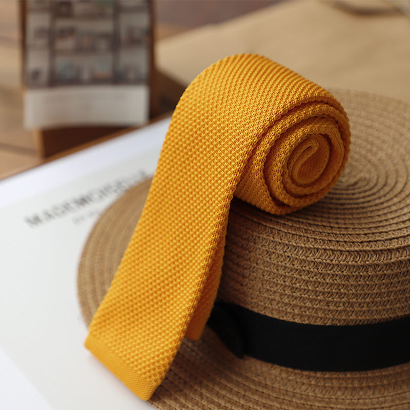 ソリッドカラーカーキブラウンニットネクタイ男性のための 6 センチメートル狭いブリティッシュカジュアルネクタイ女性大学生ニットネクタイネクタイ