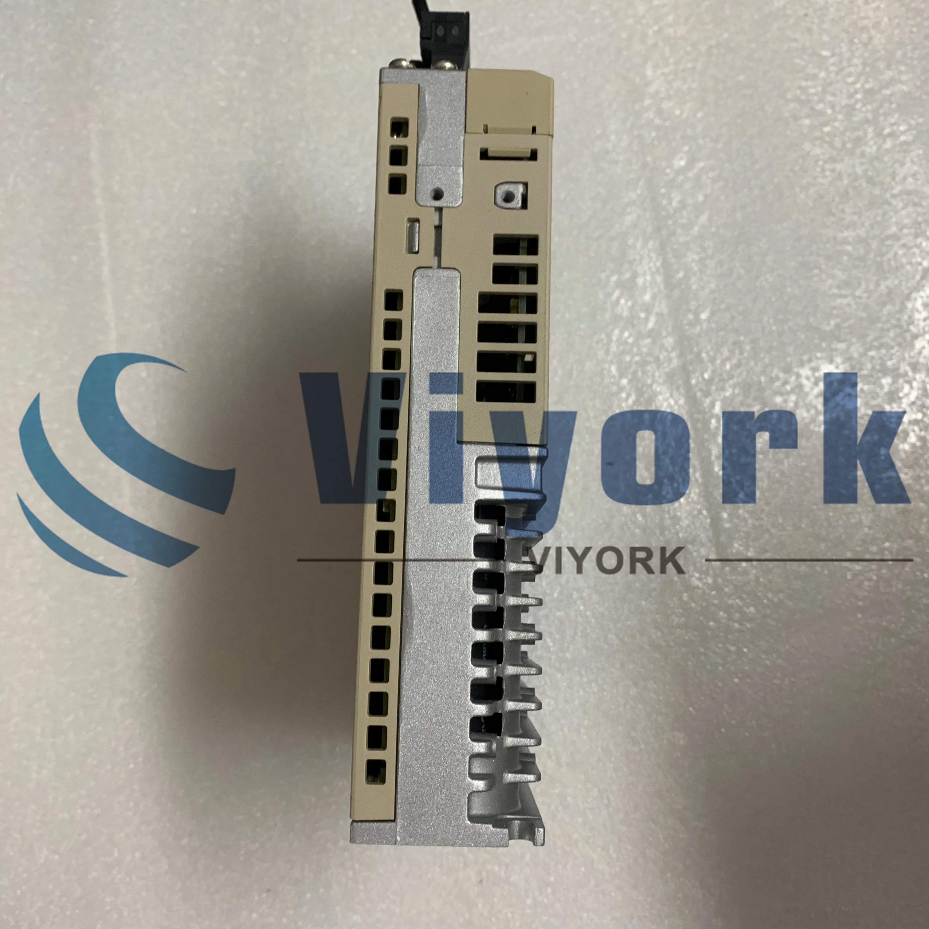SGDV-2R8A01B002000 SERVO DRIVE NUEVO