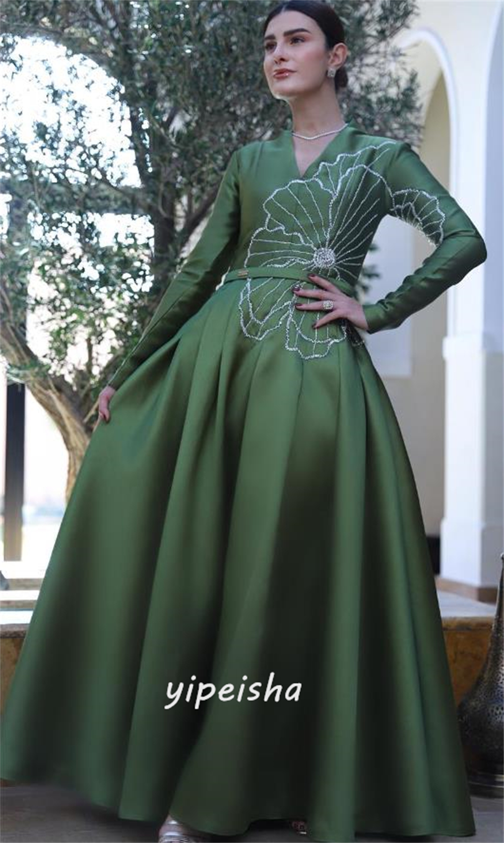 カスタマイズされたVネックのボールガウン,豪華なイブニングドレス,フォーマルなフラワードレス,オーダーメイドの機会,モダンなスタイル