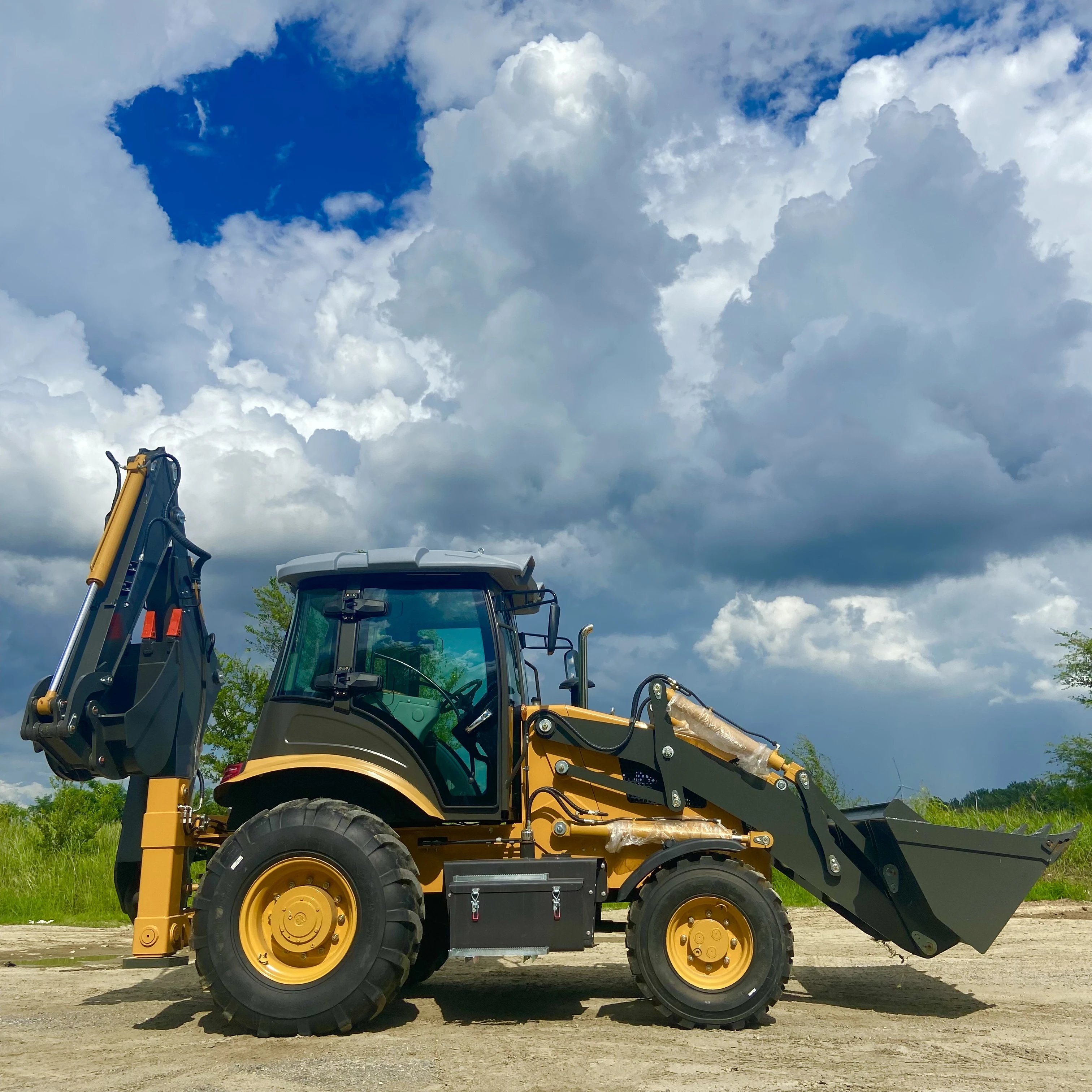 Backhoe Loader China Manufacturer Front Loader 4X4 Agricultural tractor Wheel Loader Cummins diesel Engine Customizable Digger