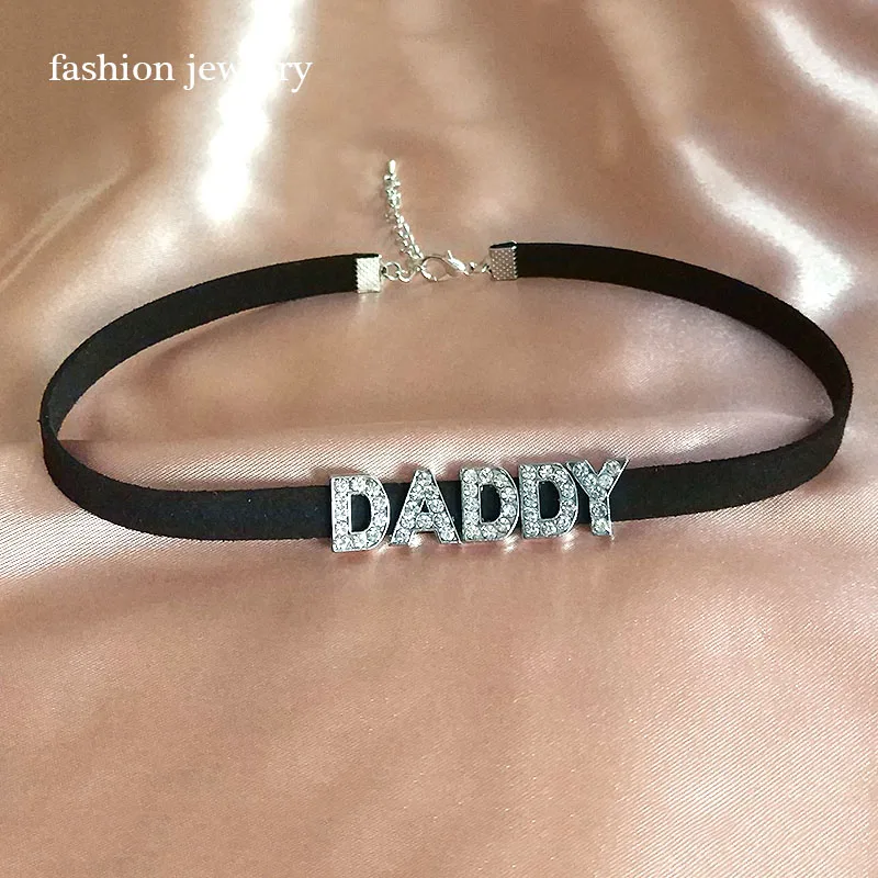 Collar de papá con letras de diamantes de imitación a la moda, Gargantilla de cuero suave negro, joyería Sexy para el cuello para fiesta, Collar con nombre personalizado DIY, regalo