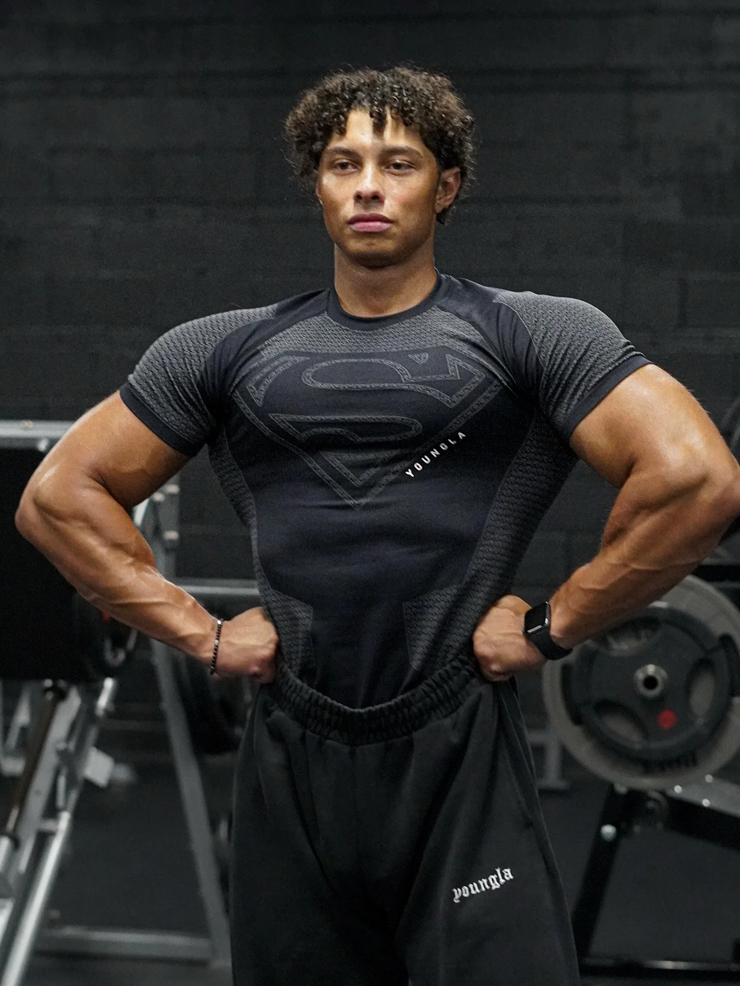 2025 T-shirt sportiva da squalo ad alta elasticità ad asciugatura rapida da uomo di nuovo stile attillato allenamento traspirante palestra estiva trendy manica corta