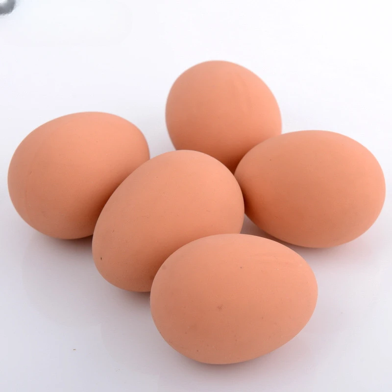 1 Stück Neuheit Hüpfereier Realistische gefälschte Gummi-Hüpfbälle Modell Bauernhof Huhn Nesting Henne Schlüpenei Haustierspielzeug Streich Witz