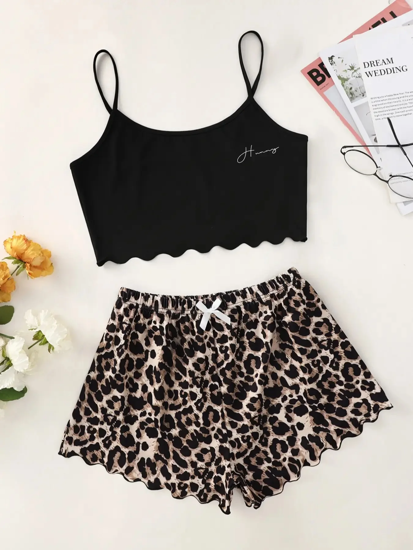 Conjunto de pijamas para mujer, lencería Sexy con estampado de leopardo, ropa de dormir con tirantes, Top sin mangas y pantalones cortos con cuello en V, conjuntos de pijamas para el hogar