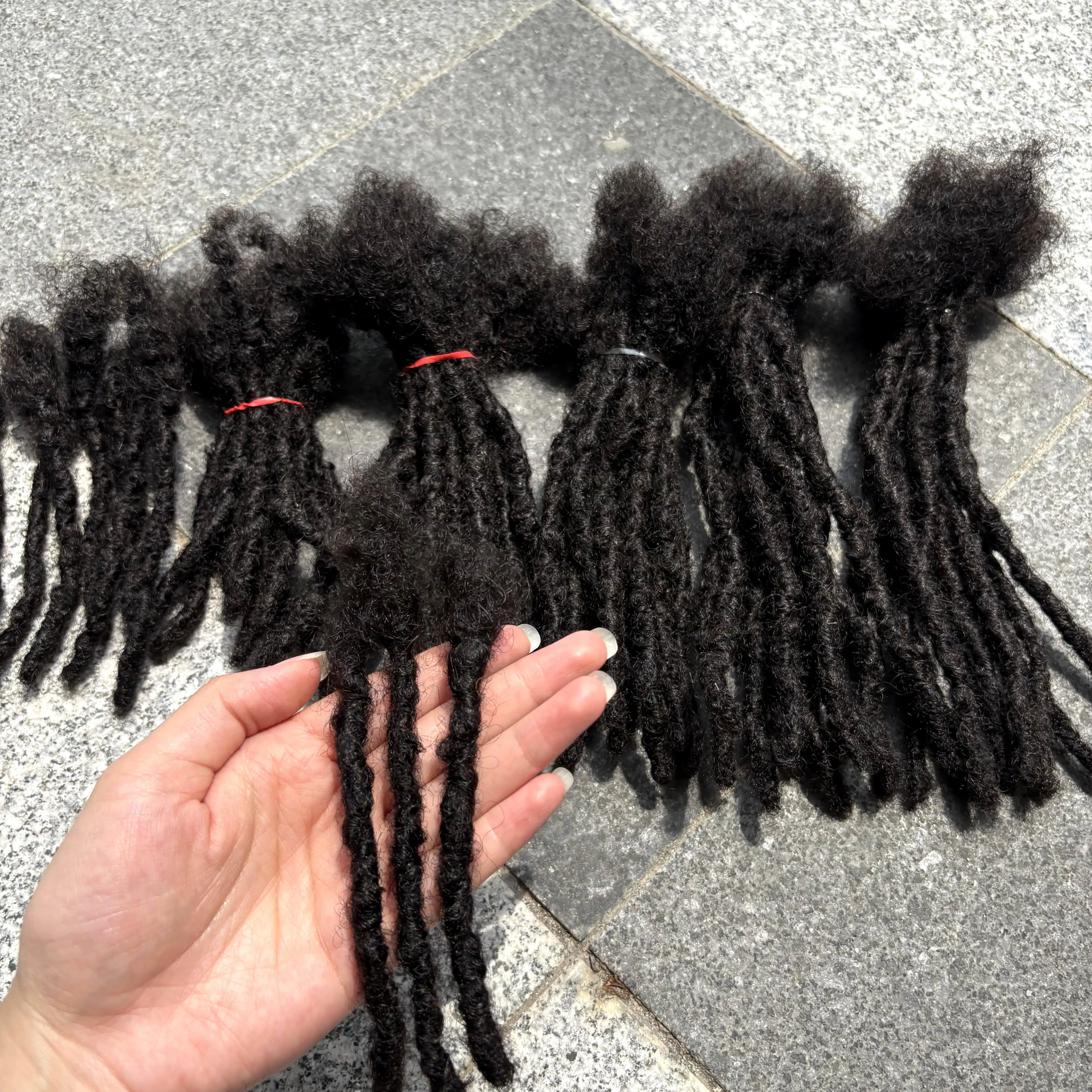 Doczepiane dredy z 100% ludzkich włosów, 10 cm (4-8 cali), szerokość 0,6 cm, ręcznie robione, dla kobiet, mężczyzn i dzieci, możliwość farbowania.