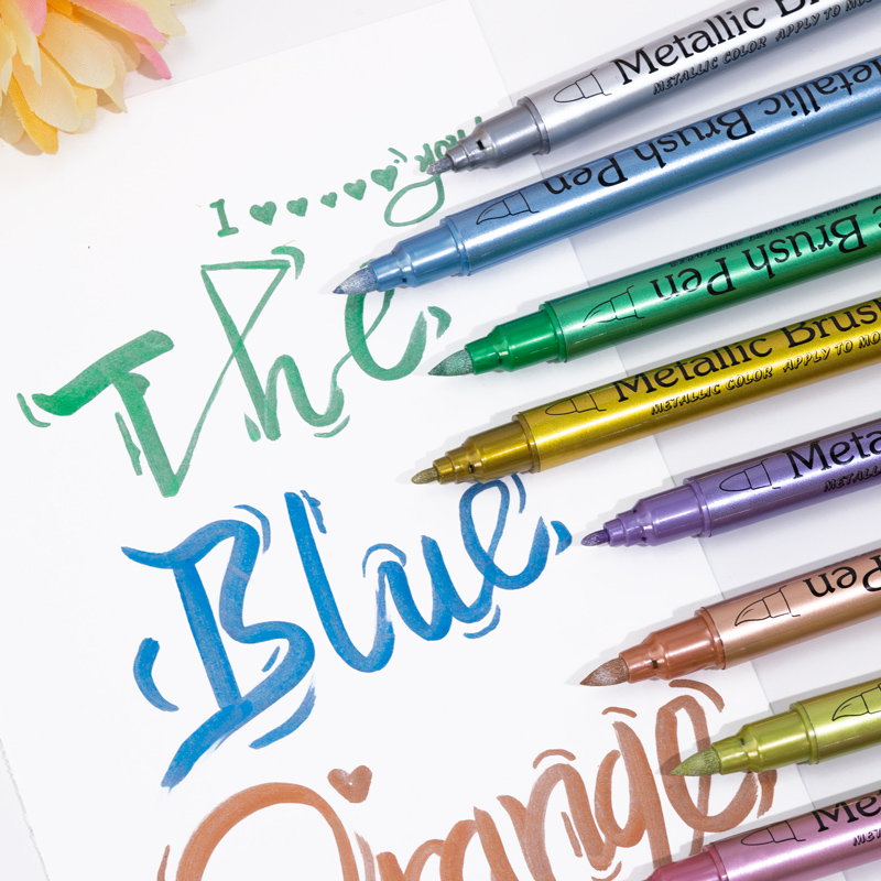 シルバーとゴールドのメタリックマーカー、黒い紙、ガラス、岩の絵、DIYスクラップブックアルバム用の高顔料ペイントペン