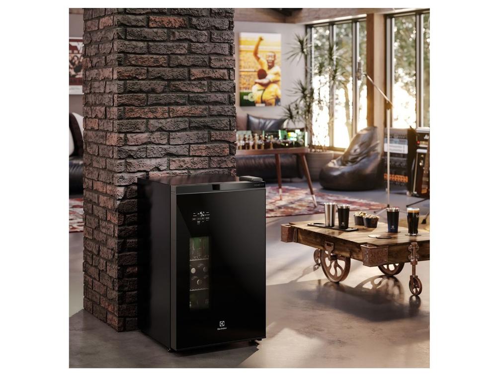 Cervejeira Electrolux Home Bar EB100 Vertical Preta 108,5L Frost Free - 220V