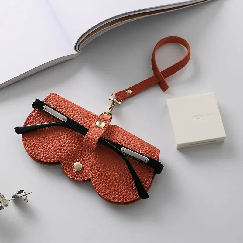 Copri occhiali in rilievo Litchi Carino appeso Occhiali da sole in pelle PU Occhiali da lettura Borsa portaoggetti Porta occhiali da viaggio portatile