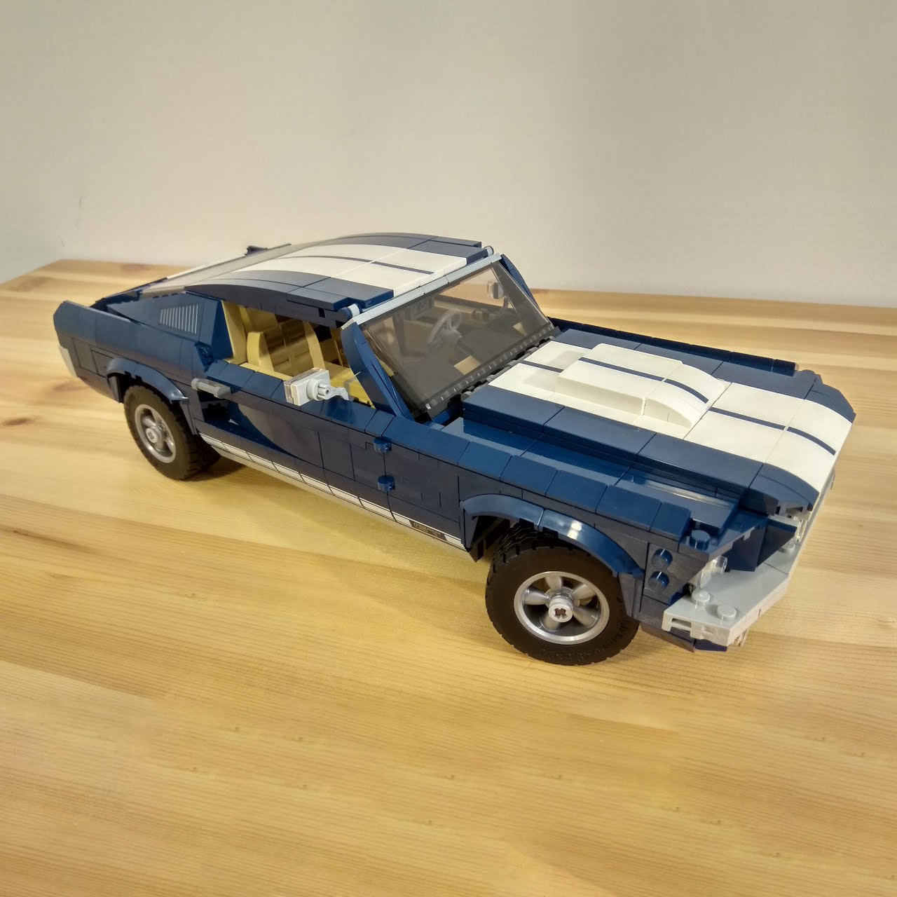 ใหม่ Ford Mustangs กีฬาแข่งรถใช้งานร่วมกับ Building Blocks อิฐ DIY ของเล่นสําหรับของขวัญเด็ก