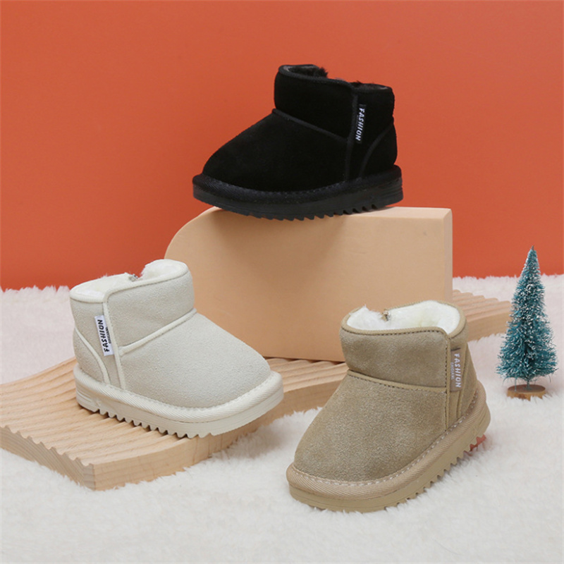 Botas de nieve para bebé, zapatos infantiles de felpa cálidos de cuero con cremallera lateral, suela suave, botas de moda para niños y niñas de 15 a 25, novedad de invierno de 2023