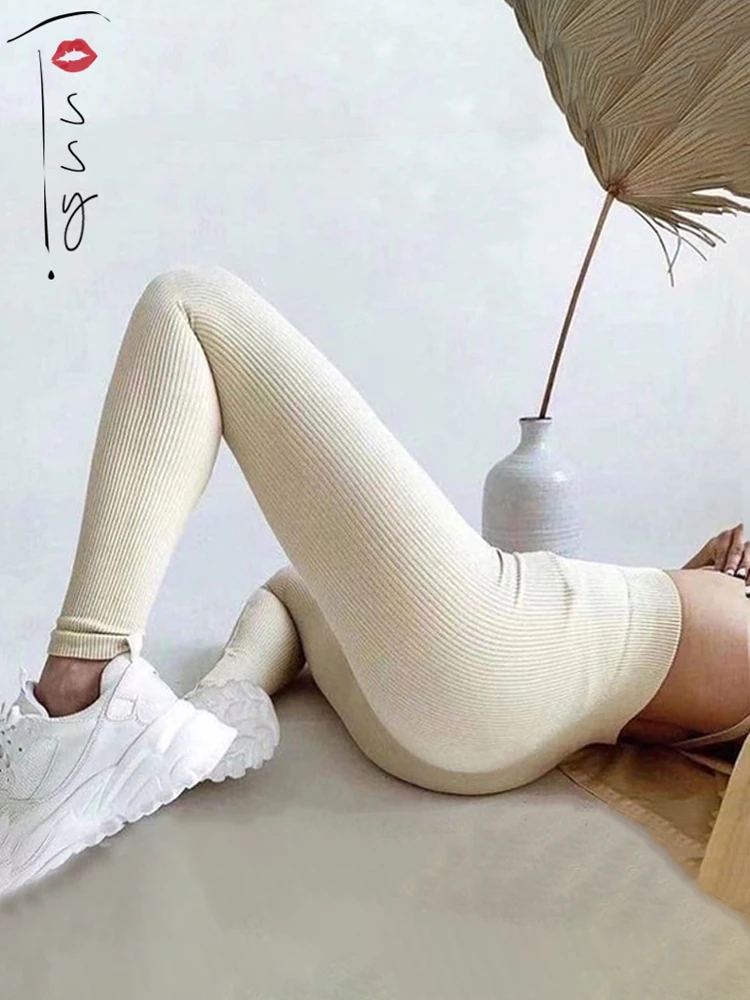 Tossy Ribbed Yoga Leggings Sportowe rajstopy damskie Bezszwowe dzianinowe spodnie do jogi Białe legginsy gimnastyczne Femme Skinny Workout Fitness Push Up