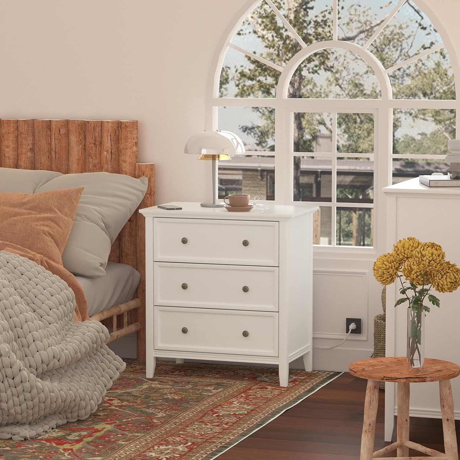 Nightstand with 3 Drawers and Charging Station, Solid Wood Dresser Organizer for Bedroom