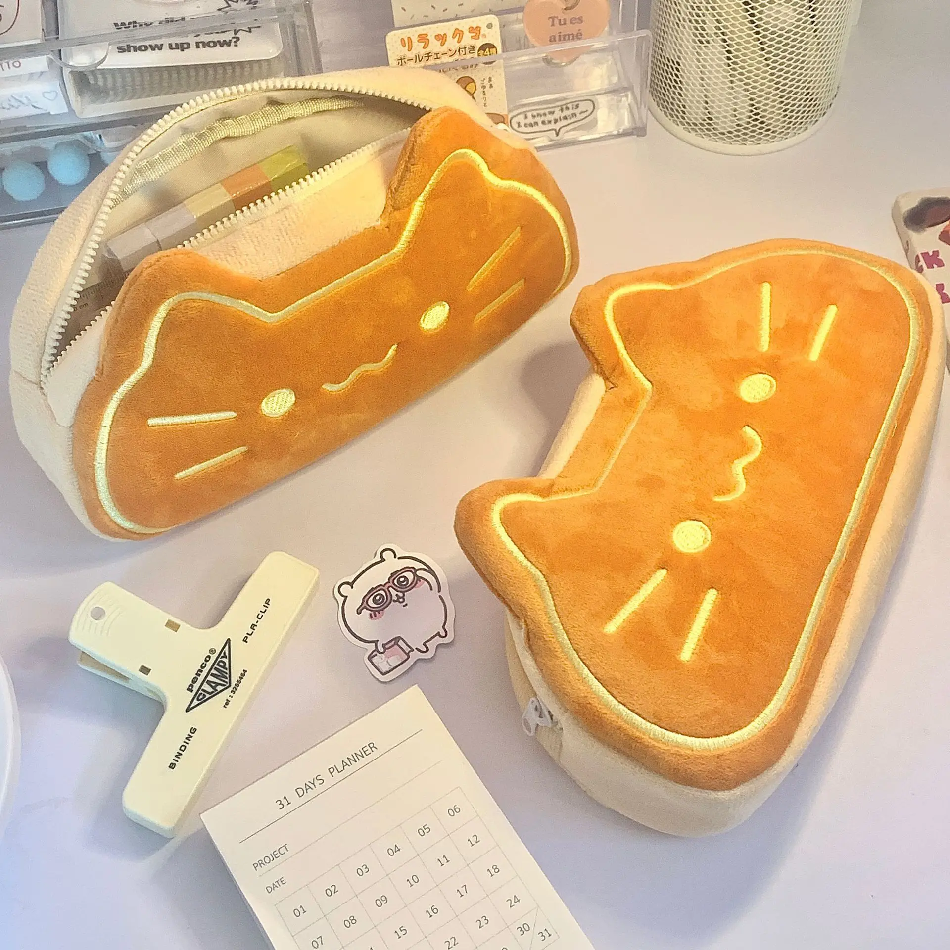 Ins สไตล์การ์ตูนปากกาน่ารัก Caramel Cat ปากกากระเป๋าขนาดใหญ่ความจุน่ารักตุ๊กตาสัตว์ดินสอกรณีอุปกรณ์โรงเรียน 1 pc