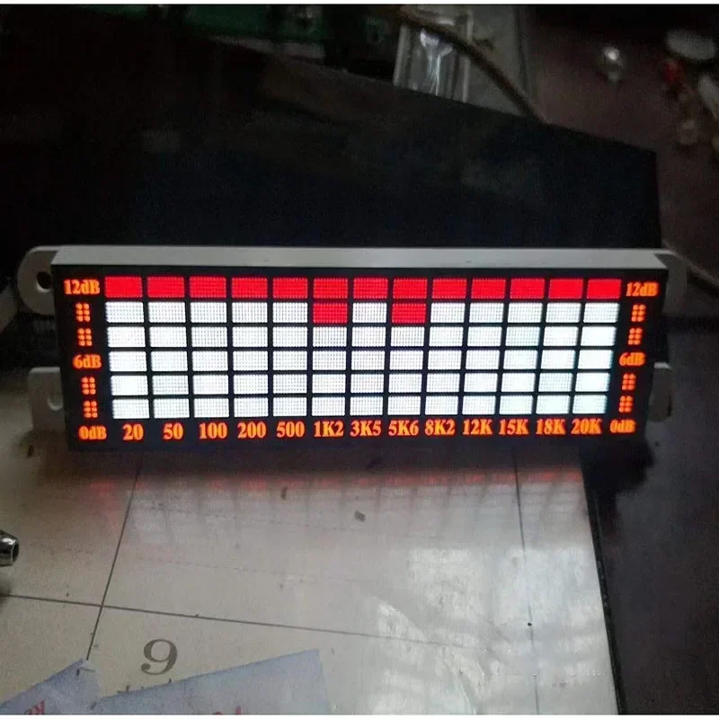 Display elettronico a LED con spettro musicale controllato dal suono con pickup di luce ambientale e ritmo atmosferico