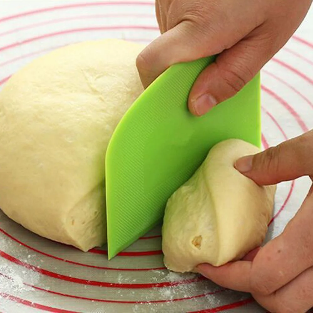 Conjunto de herramientas de cuisson multiusos, cuteau a pâte, raspador a muñeca con bordes lisos para des résultats parfaits,1 pièce