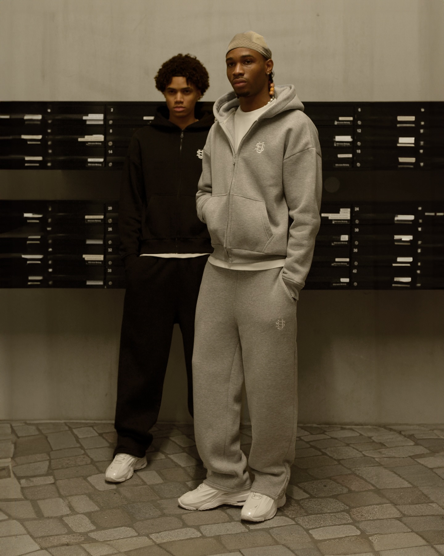 2025 Y2K, толстовка большого размера на молнии с вышивкой и капюшоном для мужчин и женщин, модные брюки в стиле Харадзюку, комплекты из 2 предметов, толстовка