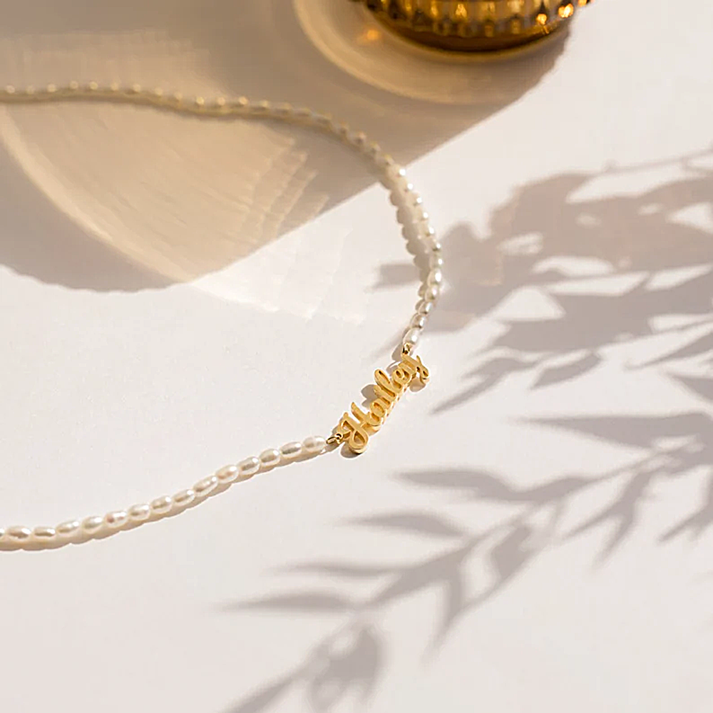 Colgante con nombre personalizado, collar de cuentas de perlas a la moda para mujer, collar con placa con nombre personalizada de acero inoxidable, joyería