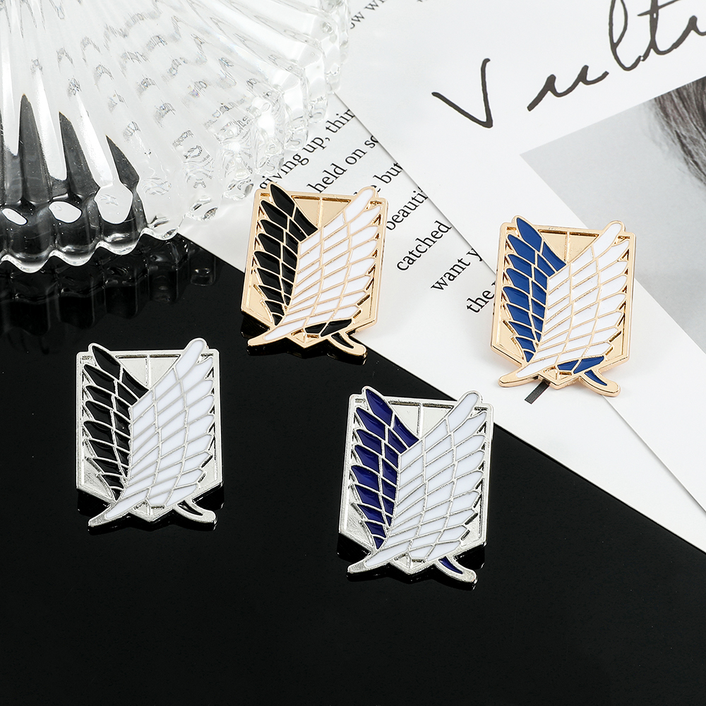 ZXMJ Attacco su Titano Stesso Stile Spilla Ali della Libertà Logo Distintivo Anime Periferico Gioielli Camicia Borsa Accessori Popolari Spille