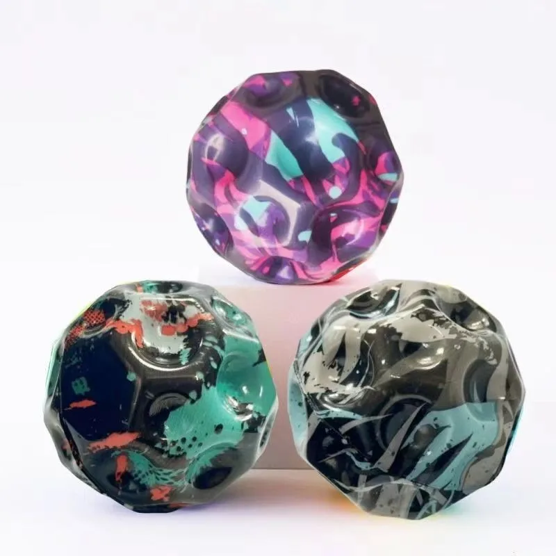 Camouflage Elastic Ball Compact Anti-Fall การออกแบบตามหลักสรีรศาสตร์ Moon Shape มีรูพรุน Bouncy Ball เด็กในร่มและกลางแจ้งความเครียด Reliever